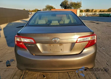 2012 Toyota Camry Base z USA, uszkodzony, nr VIN 4T1BF1FK0CU043915